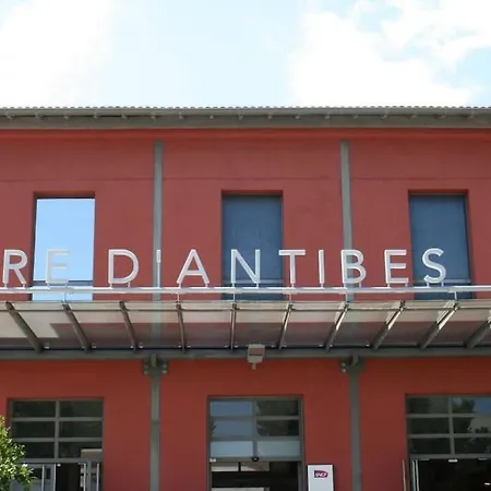 Cosy 2 Pieces Elegant Proche Gare Et Port Vauban Apartment Antibes